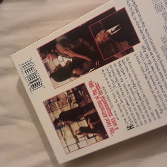 6/$15 Disclosure Warner bros VHS video tape - Picture 4 of 8